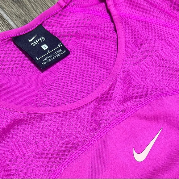 Nike Pro Dri-FIT Cropped Top – Fire Pink with Logo Band – Women’s‎ Small - Picture 10 of 15
